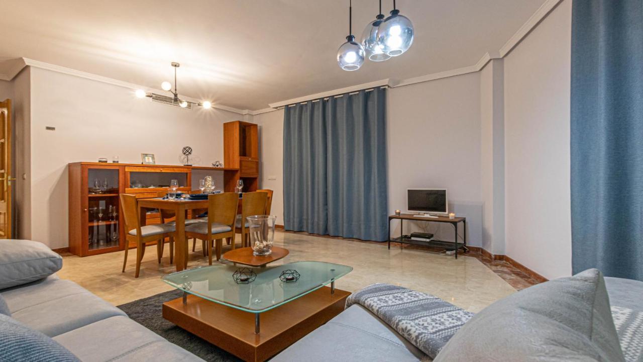 797 Holiday Rentals- Piso Con Amplia Terraza A Solo 1 Min De La Playa เบนัลมาเดนา ภายนอก รูปภาพ